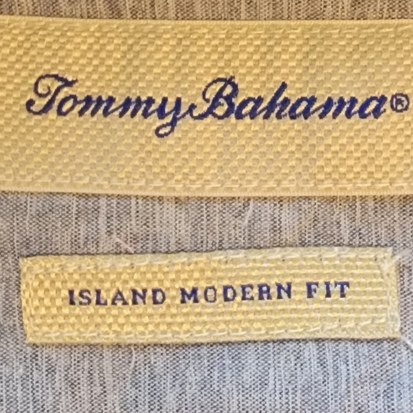 Tommy Bahama XL Men's Plaid Island Modern Fit Button Up Shirt - Picture 9 of 10